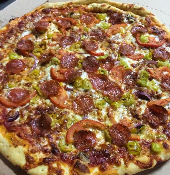 Order The Hollywood Pizza food online from Gianni's Pizza store, Oceanside on bringmethat.com