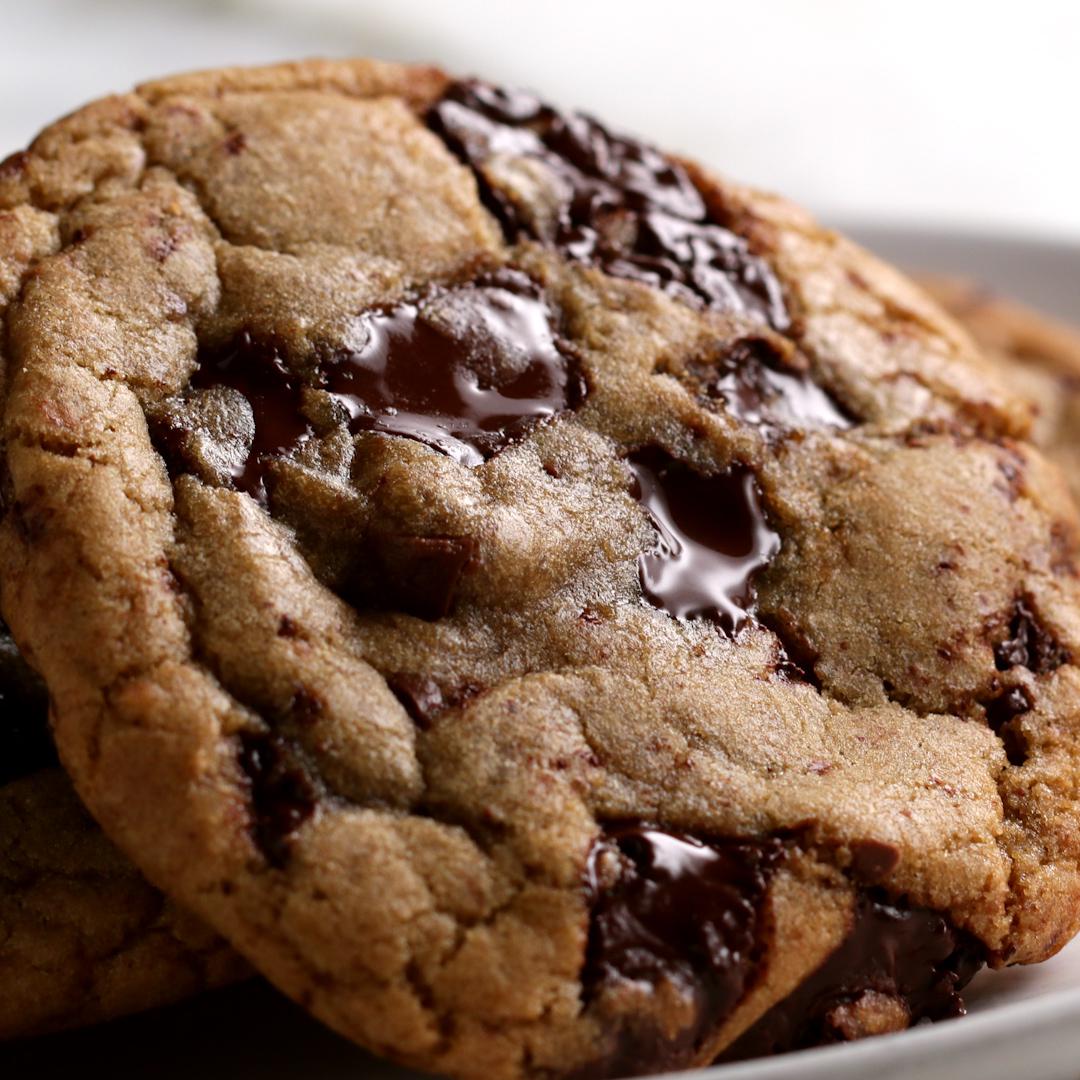 Order Chocolate Chip Cookie food online from The Poke Bar store, Loudonville on bringmethat.com