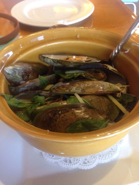 Order Steamed Mussels Dinner food online from Ing Doi Thai Kitchen store, Saugus on bringmethat.com