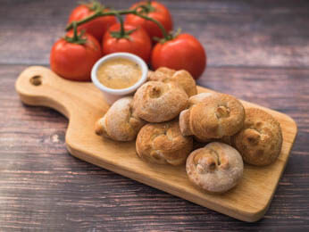Order Garlic Knots food online from Pat Pizza & Pasta store, Holmes on bringmethat.com