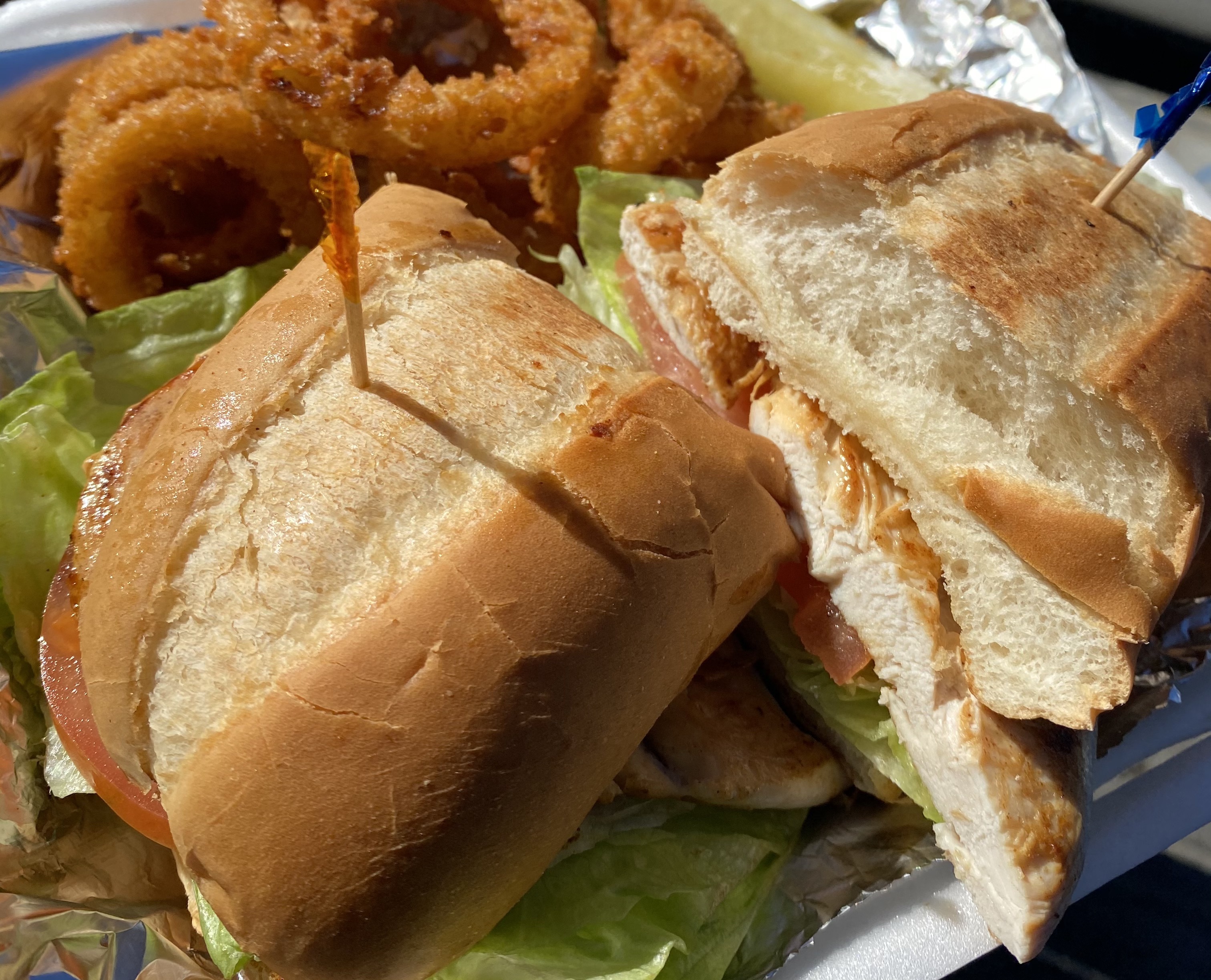 Order Char-Broiled Chicken Breast Sandwich food online from Eat'n Park store, Burbank on bringmethat.com