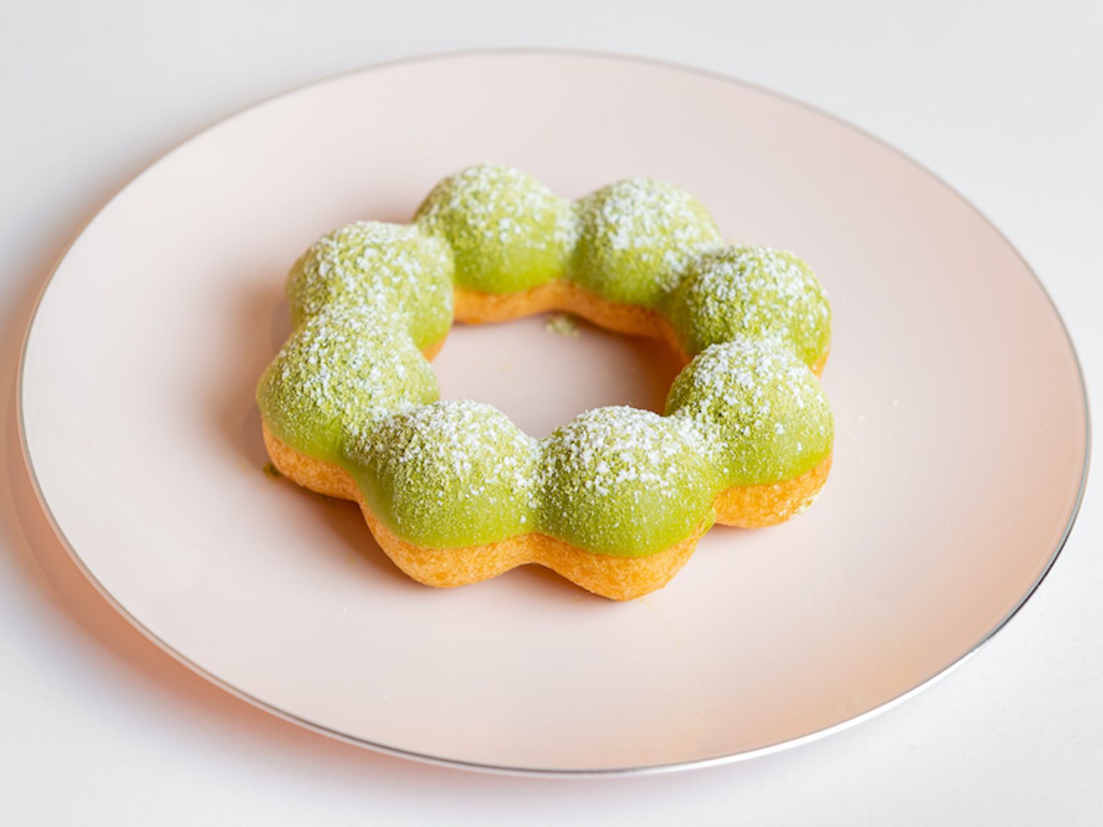 Order F5 Matcha Green Tea Mochi Donut F5 抹茶甜甜圈 food online from Teamoji store, Champaign on bringmethat.com