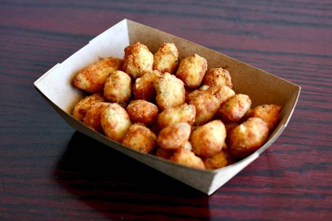 Order Cheese Curds food online from Mavericks store, Roseville on bringmethat.com
