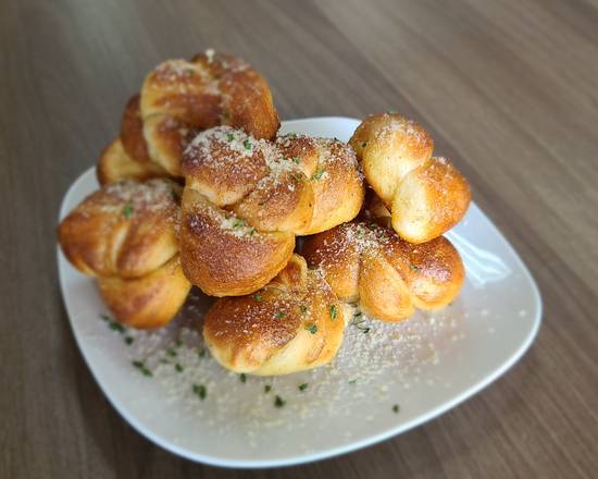 Order Garlic Knots food online from Jalapenos Pizza & Wings store, Laredo on bringmethat.com