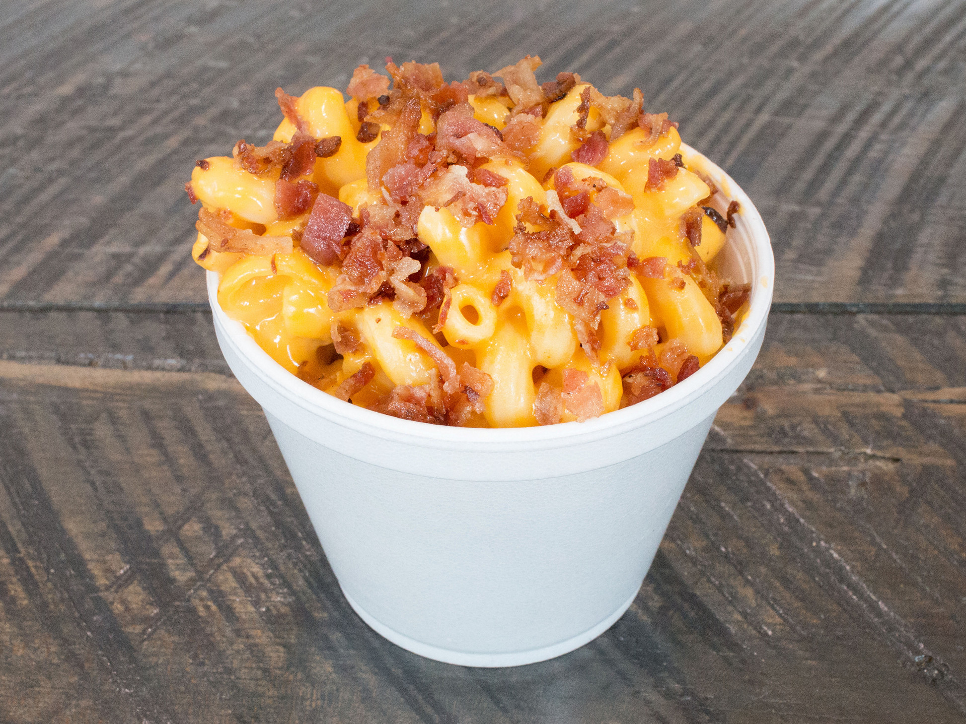 Order Bacon-Topped 5-Cheese Mac and Cheese food online from Makin Bacon store, Saginaw on bringmethat.com