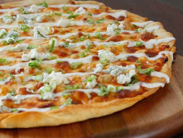 Order Buffalo Chicken Pizza food online from Home Run Inn Pizza store, Chicago on bringmethat.com