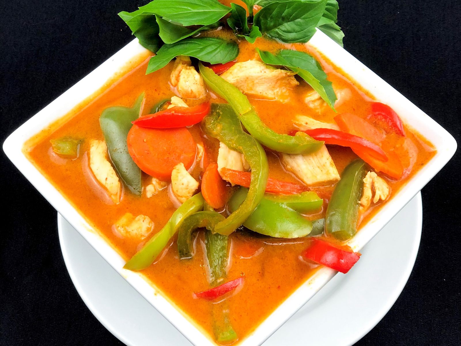 Order Panang Curry Large food online from Malee's Thai Bistro on Main store, Scottsdale on bringmethat.com