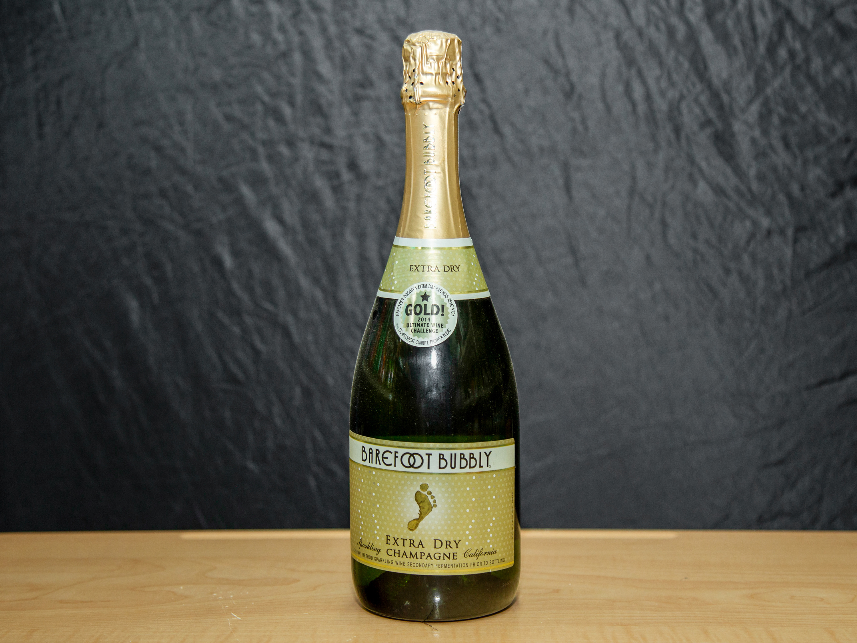 Order Barefoot Bubbly Extra Dry, 750 ml. Champagne (10.5% ABV) food online from Platinum Star Food & Liquor store, Chicago on bringmethat.com