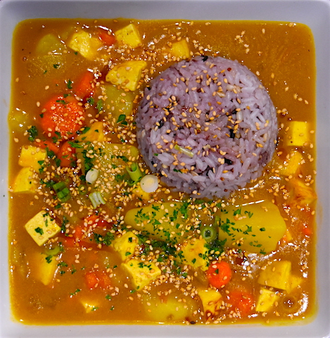Order Organic Beef Curry  food online from A Cup Of Peace store, Boulder on bringmethat.com