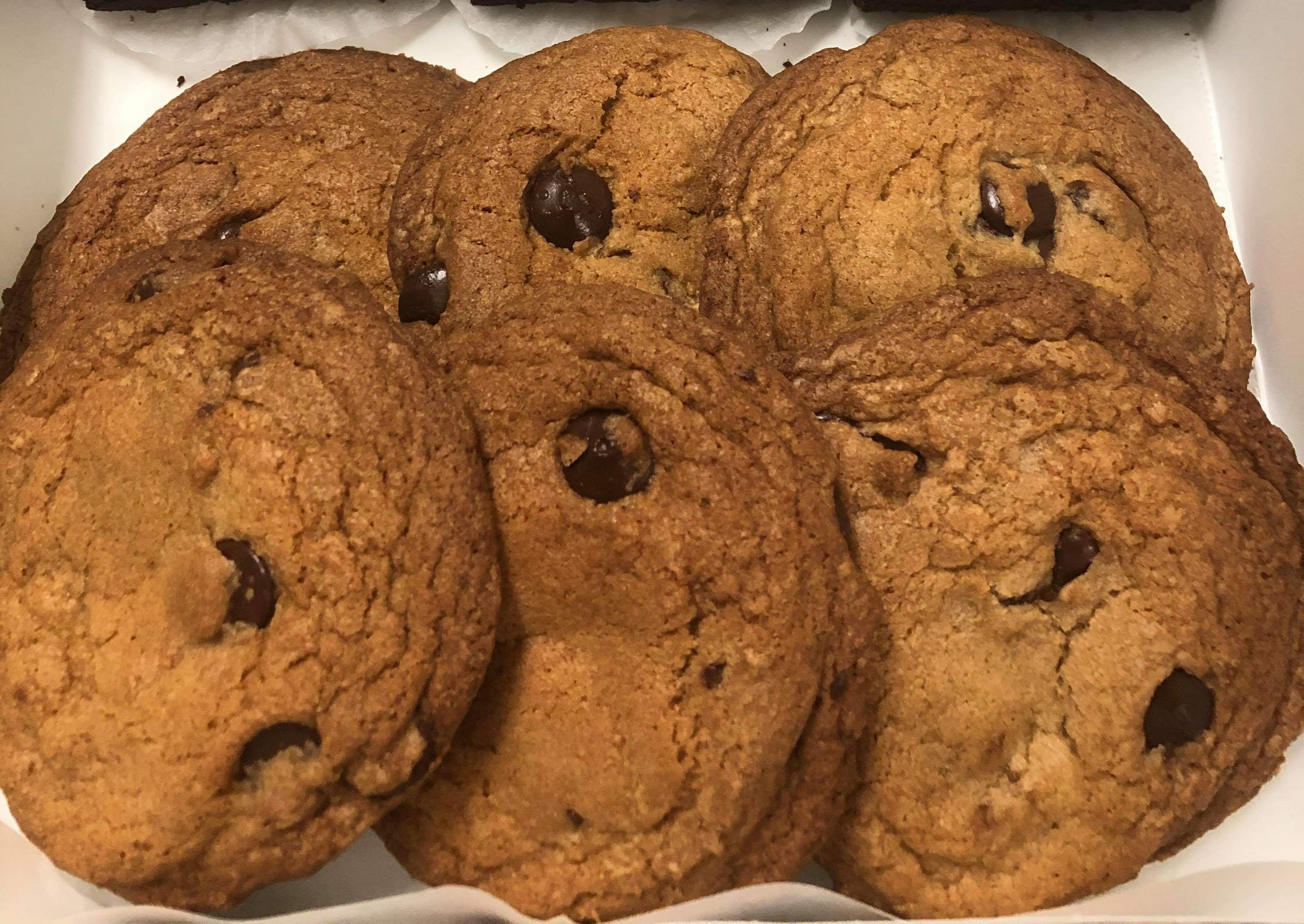 Order Housemade Chocolate Chip Cookie food online from La Matcha Cafe store, Burlingame on bringmethat.com
