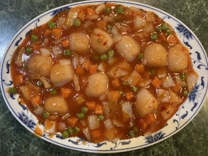 Order Scallops with Chili Sauce food online from Emerald Garden store, Shrewsbury on bringmethat.com