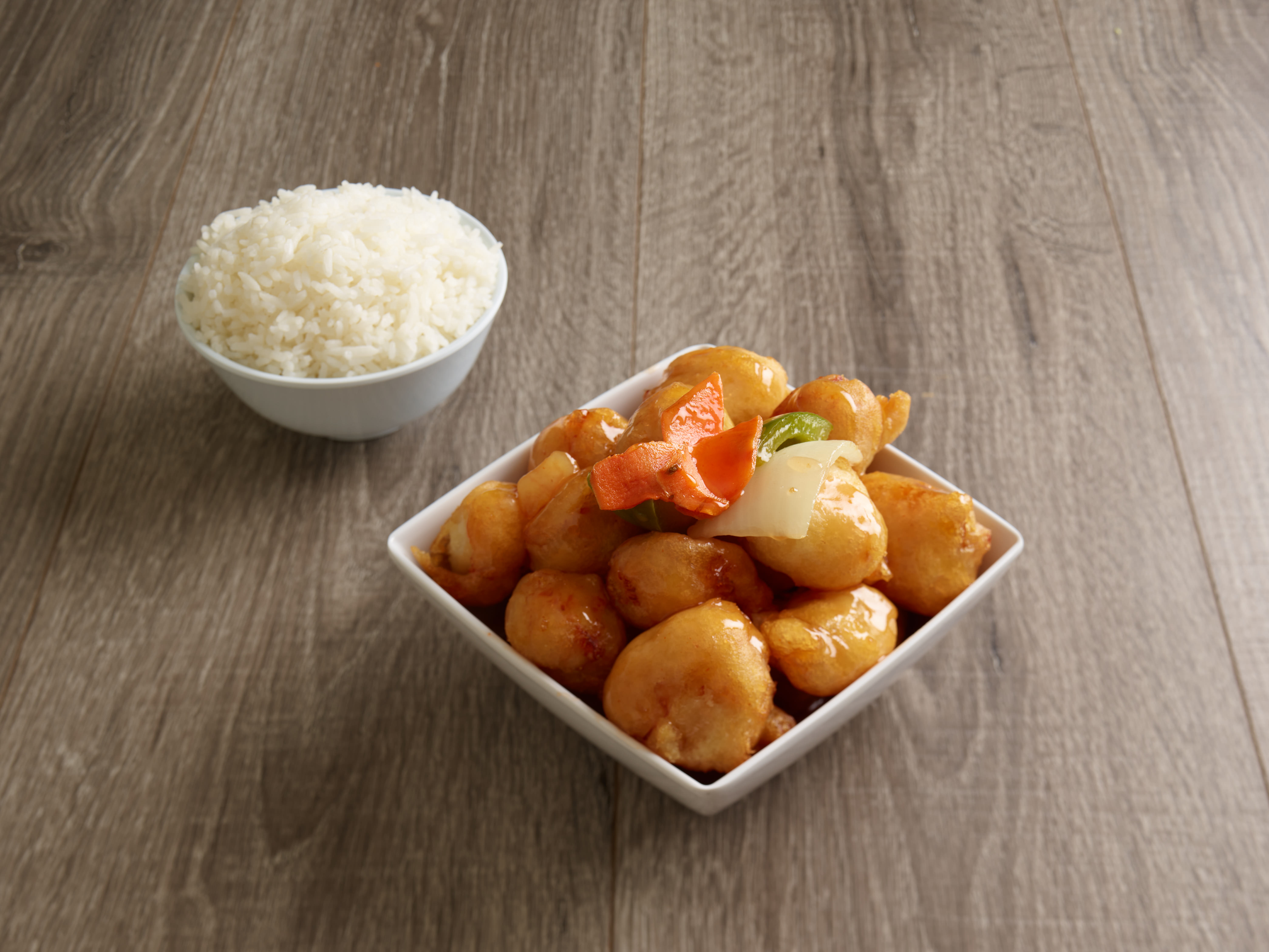 Order 28. Sweet and Sour Chicken food online from New Golden Dragon store, Salt Lake City on bringmethat.com