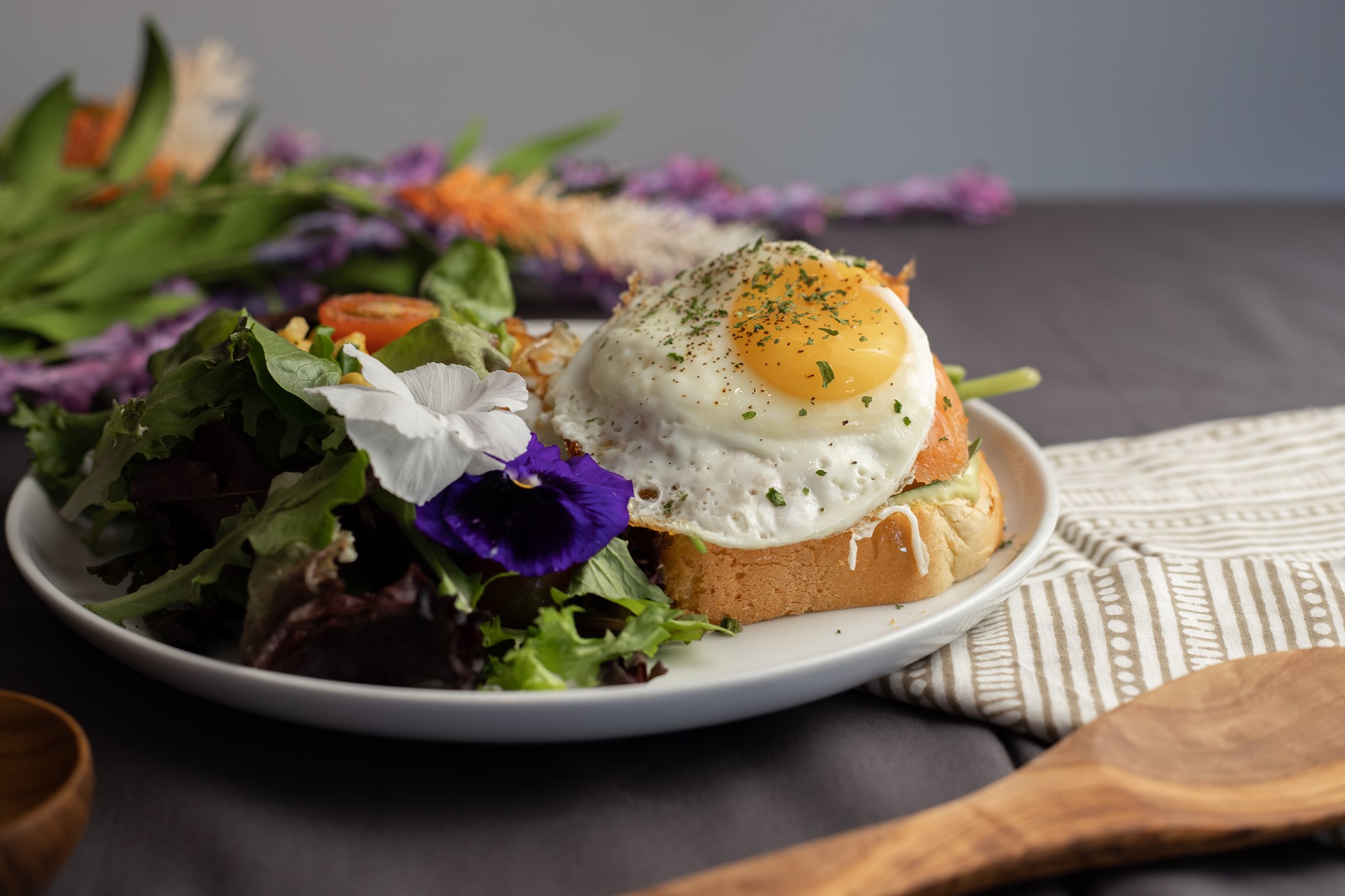 Order Avocado Benedict food online from Popping Yolk Cafe store, Alhambra on bringmethat.com