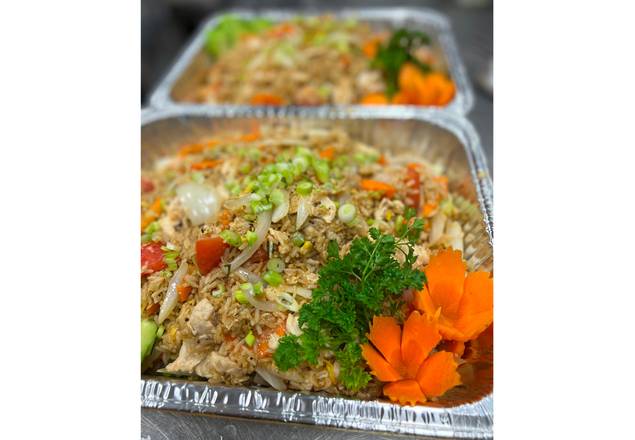 Order Thai fried rice with  Chicken (Tray) food online from Nidda Thai Cuisine store, Houston on bringmethat.com