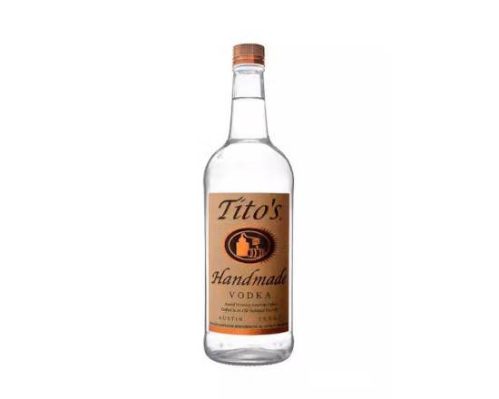 Order Tito's, 1L vodka (40.0% ABV) food online from NEWBRIDGE WINES & SPIRITS CORP store, Levittown on bringmethat.com