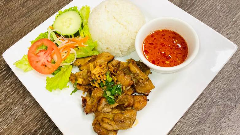 Order C5. Choice Of Grilled Pork, Beef or Chicken Over Rice (Cơm Heo / Bò / Gà Nướng) food online from Pho Seven store, San Lorenzo on bringmethat.com