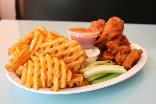 Order 5Pc Regular Wings Combo food online from Aldo'S Wraps Spot store, Albany on bringmethat.com