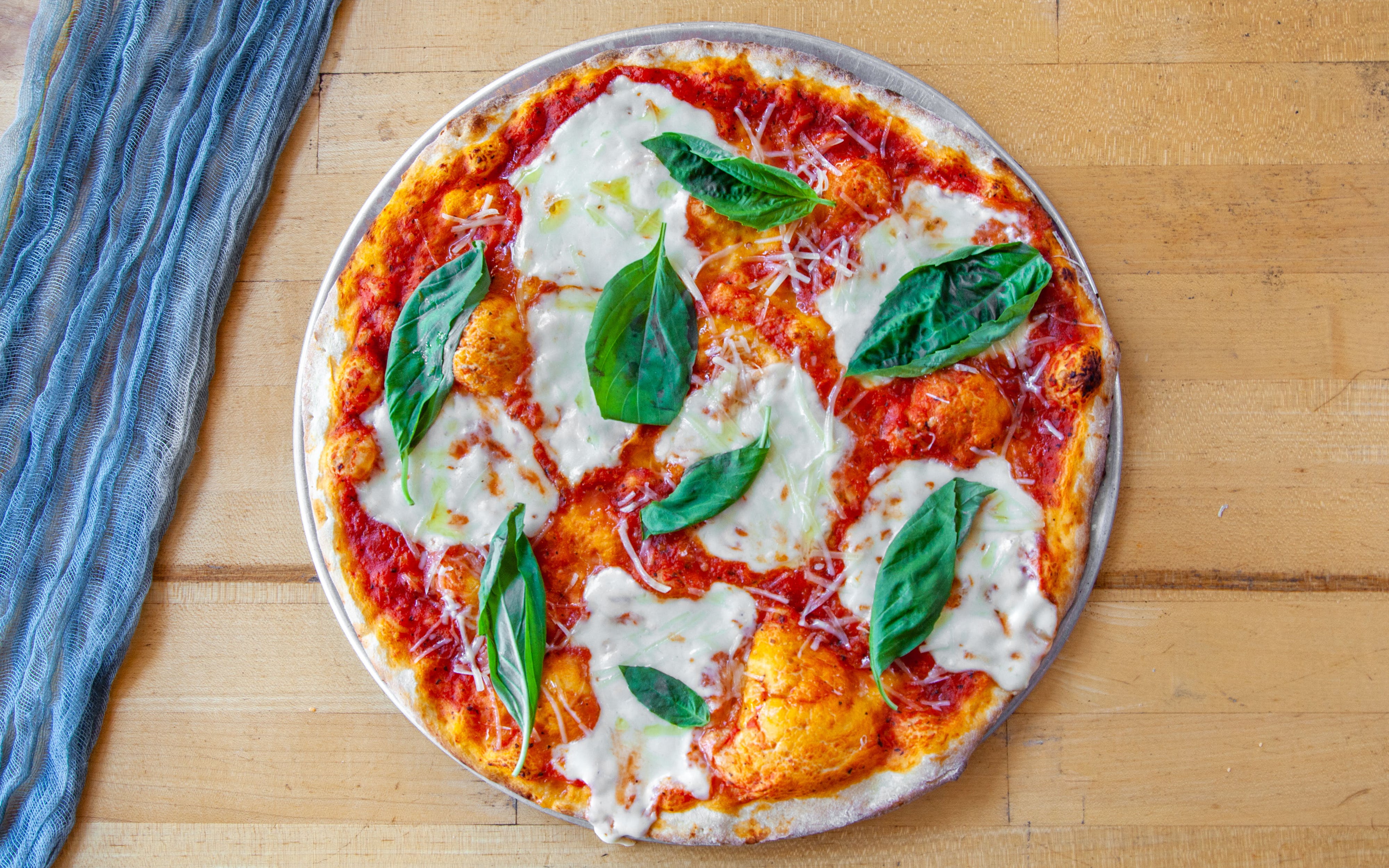 Order Margherita Pizza food online from iSlice store, Concord on bringmethat.com