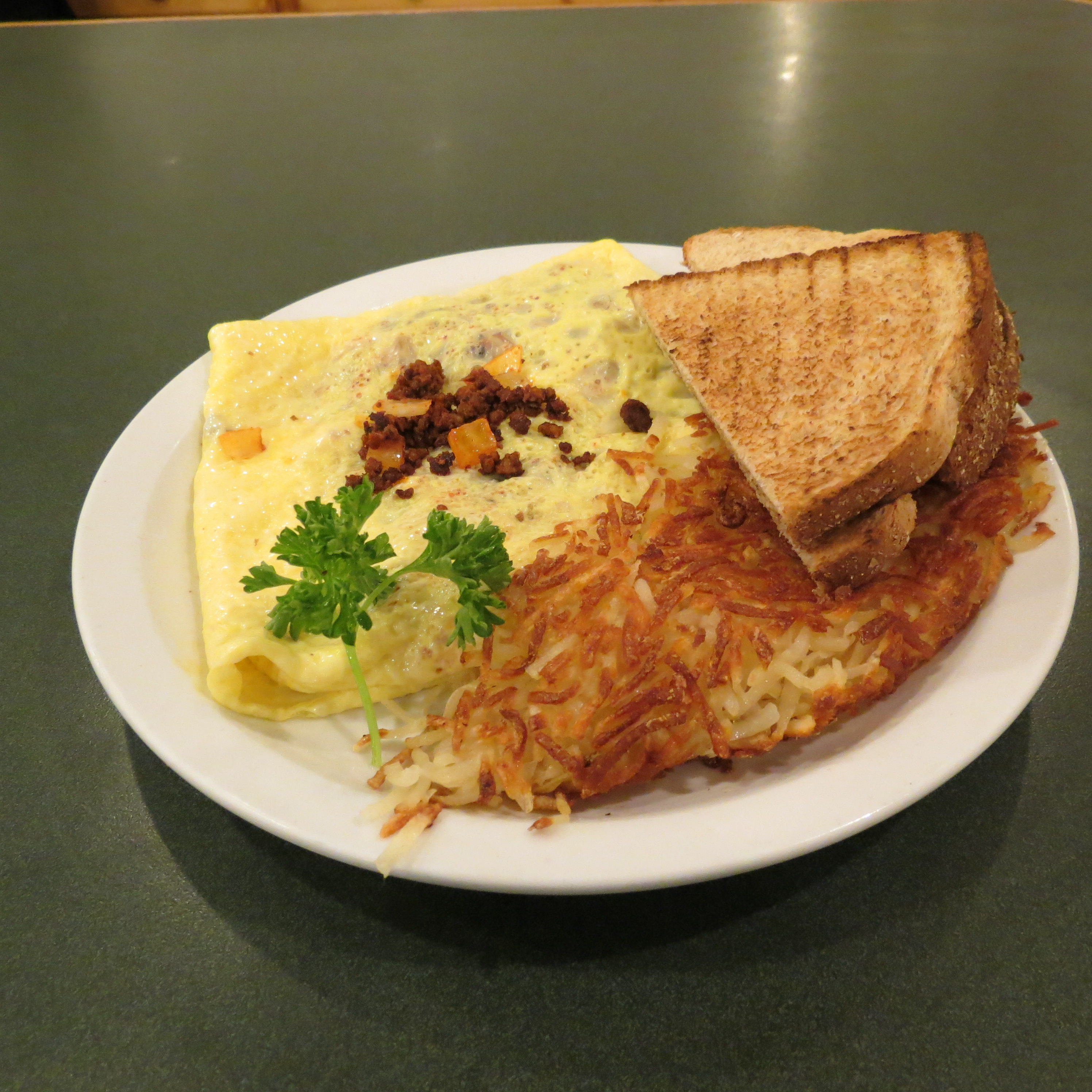 Order Chorizo Omelette food online from Grand Day Cafe store, Columbus on bringmethat.com