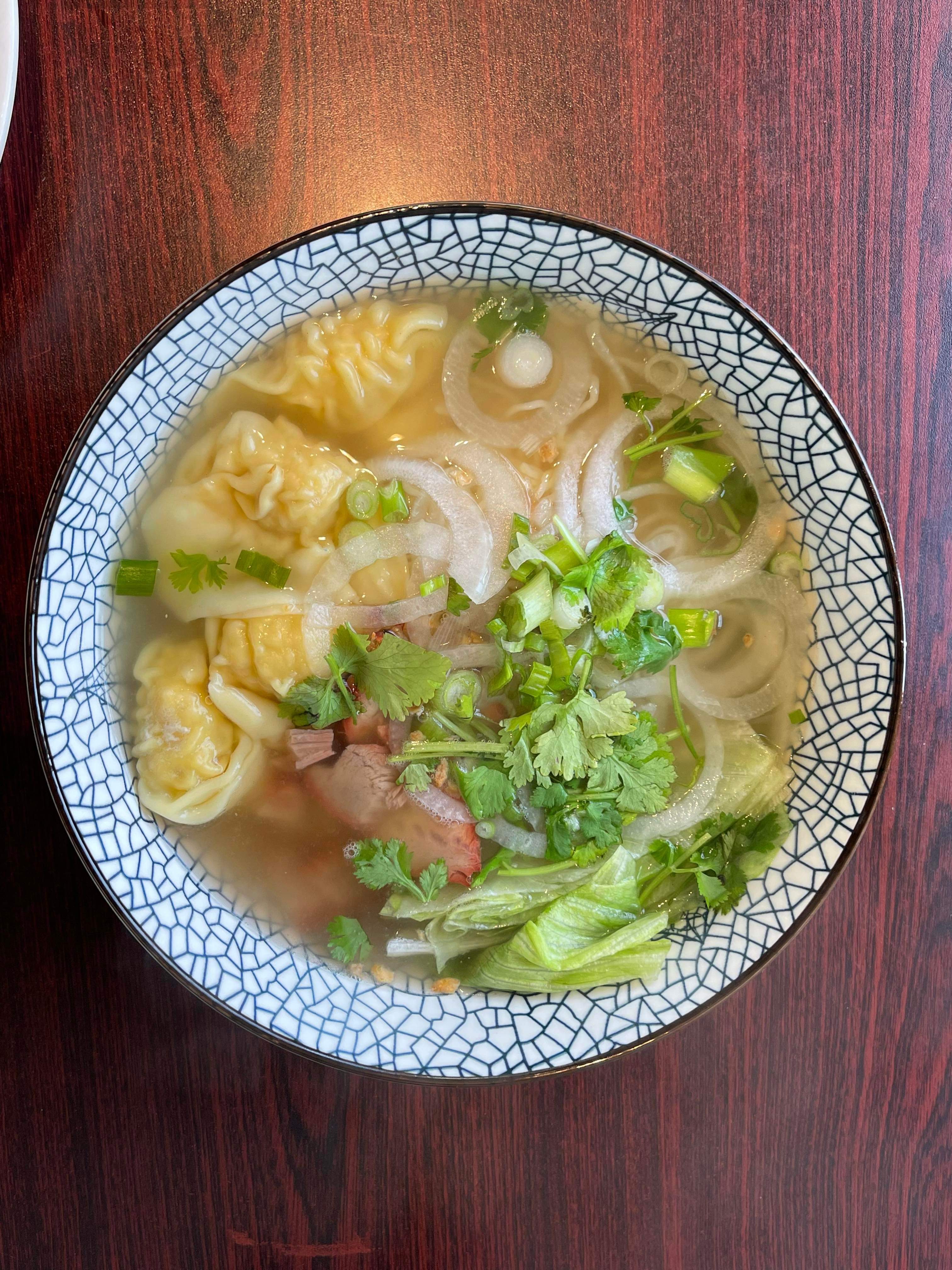 Order Mi Hoanh Thanh( wonton noodles soup) food online from Pho n' Rice store, Somerville on bringmethat.com