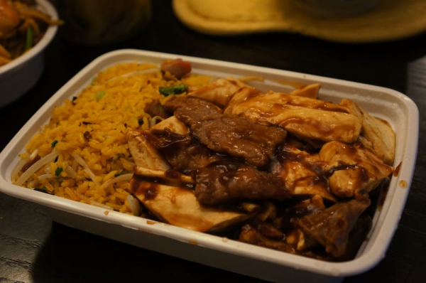 Order C16. Beef with Tofu in Brown Sauce Combo Plate food online from Man Hing store, Fair Lawn on bringmethat.com