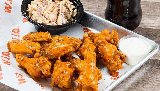 Order 6 pc Classic Wings Slaw/Corn Combo food online from Wing It On store, New Britain on bringmethat.com