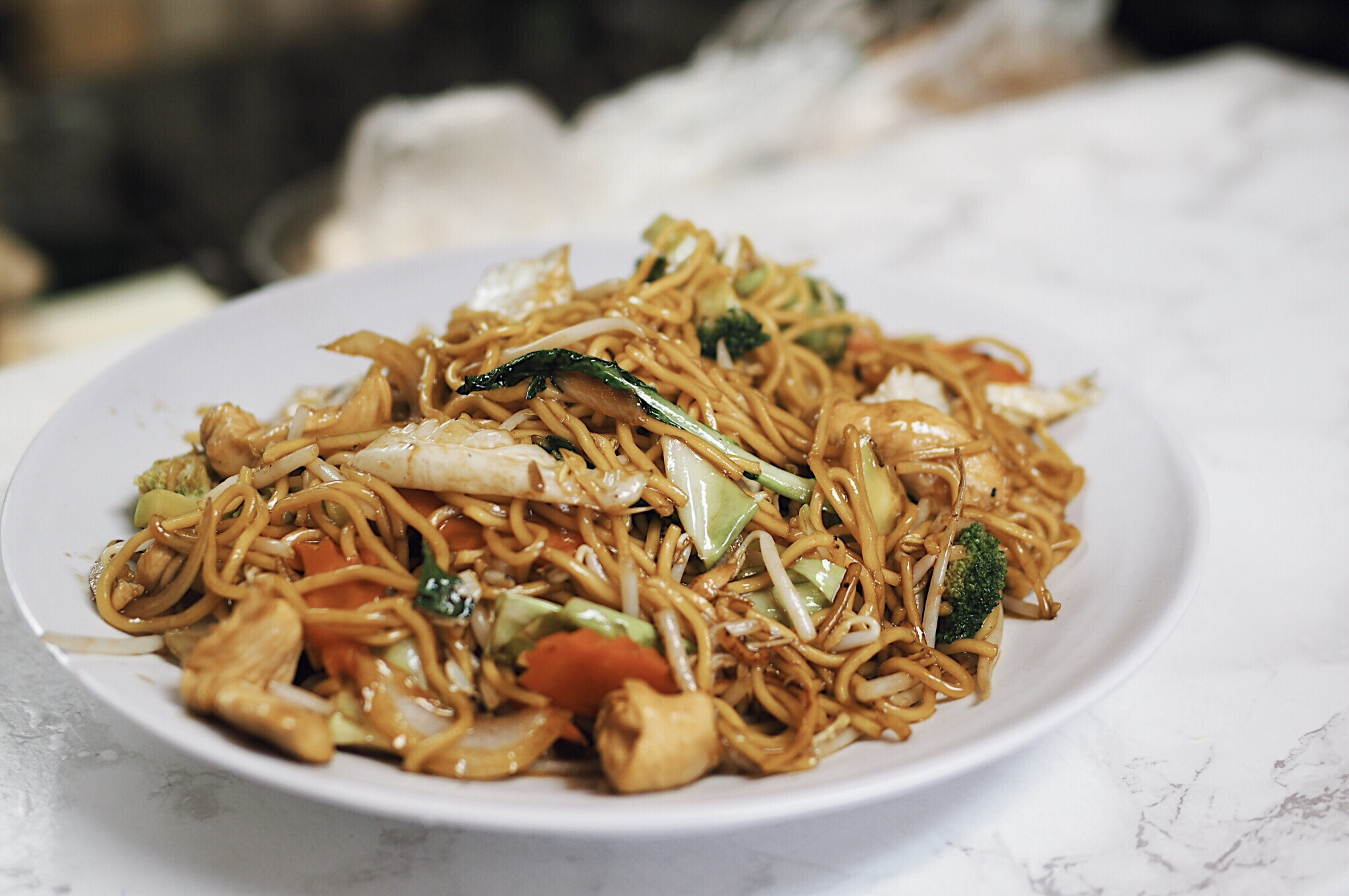 Order Chow Mein food online from Sri Siam Cafe store, North Hollywood on bringmethat.com