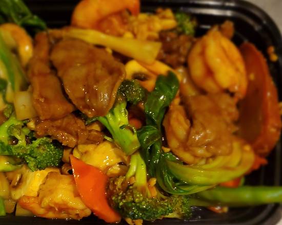 Order Happy Family 全家福 food online from Canton Phoenix store, Tigard on bringmethat.com