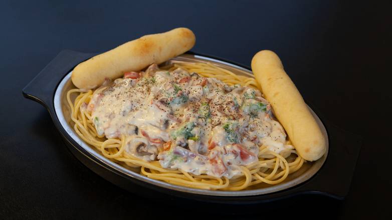 Order Pasta Supreme. food online from Neighborhood Pizza Cafe store, Springfield on bringmethat.com