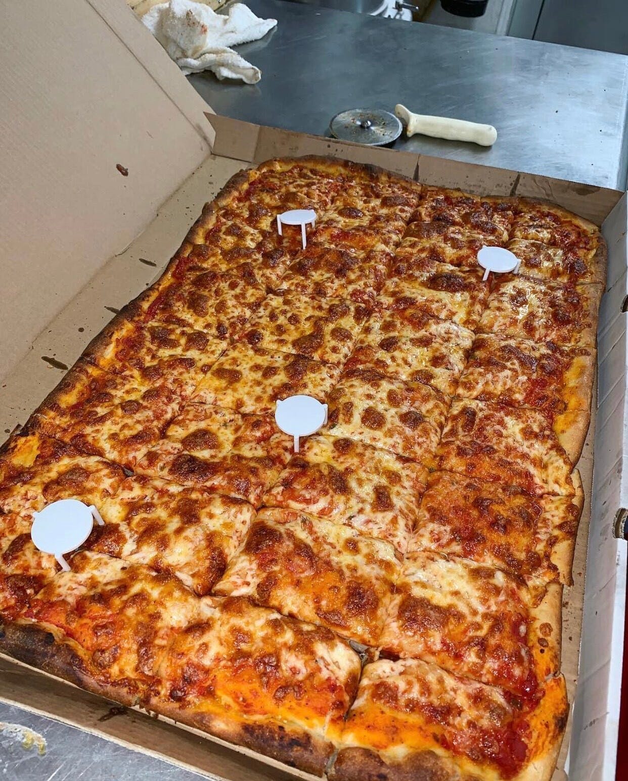 Order Party Pizza - 32 Slices food online from Hometown Pizza Of Southbury store, Southbury on bringmethat.com