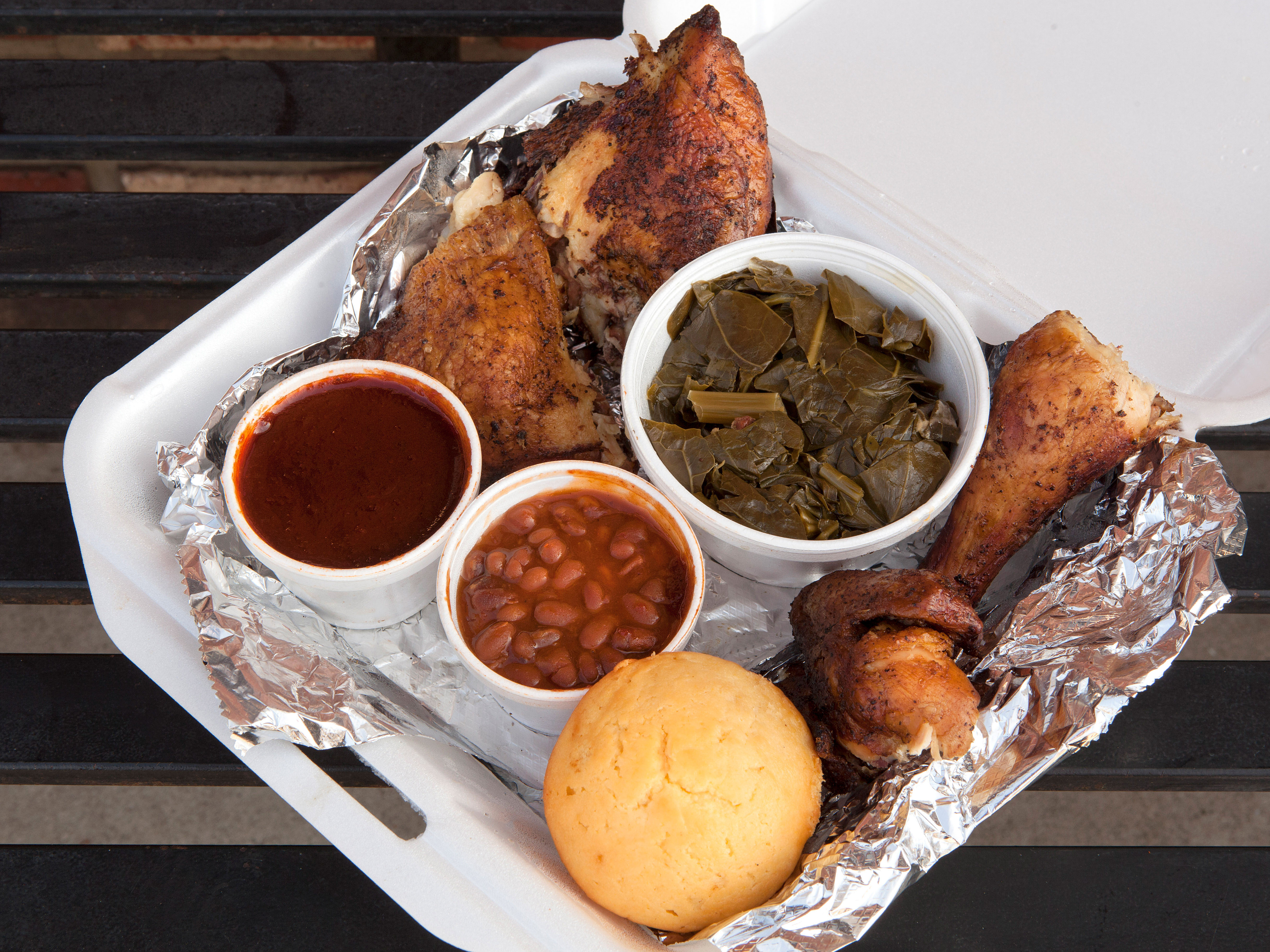 Order Chicken Dinner food online from Woody Bbq store, Inglewood on bringmethat.com