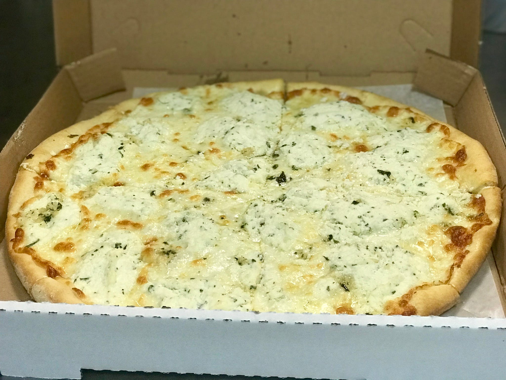 Order White Pizza - Medium 14'' (6 Slices) food online from Argentos Pizza store, Buckeye on bringmethat.com