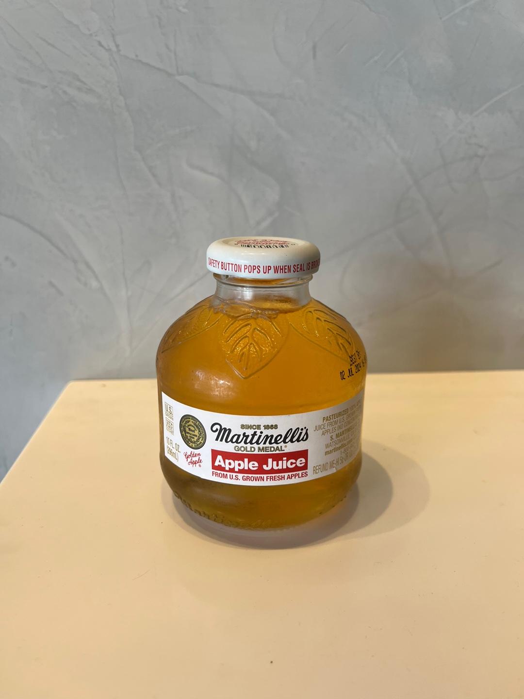 Order Martinelli's Apple Juice food online from Fat Tomato Pizza store, Rancho Palos Verdes on bringmethat.com