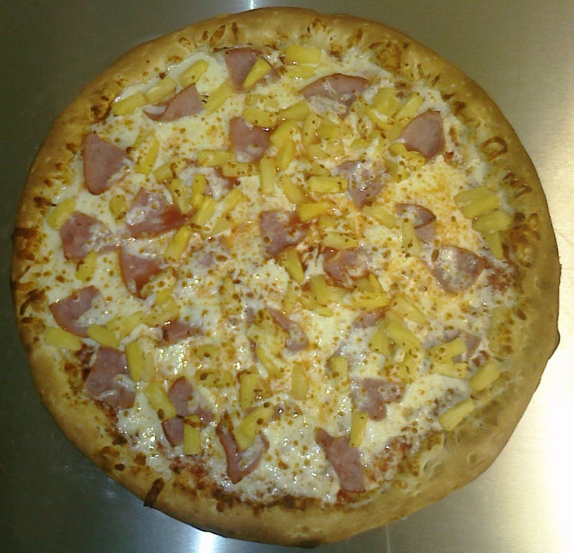 Order Hawaiian Pizza - Medium 14'' food online from Sole Pizzeria & Restaurant store, North Bergen on bringmethat.com