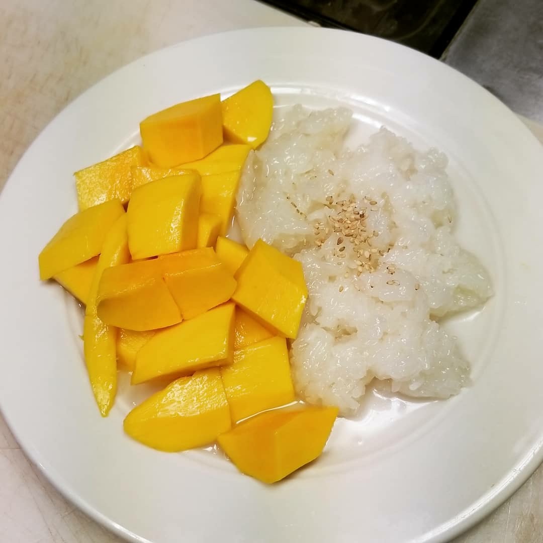 Order Mango Sticy Rice food online from Rice Thai Cafe store, Chicago on bringmethat.com