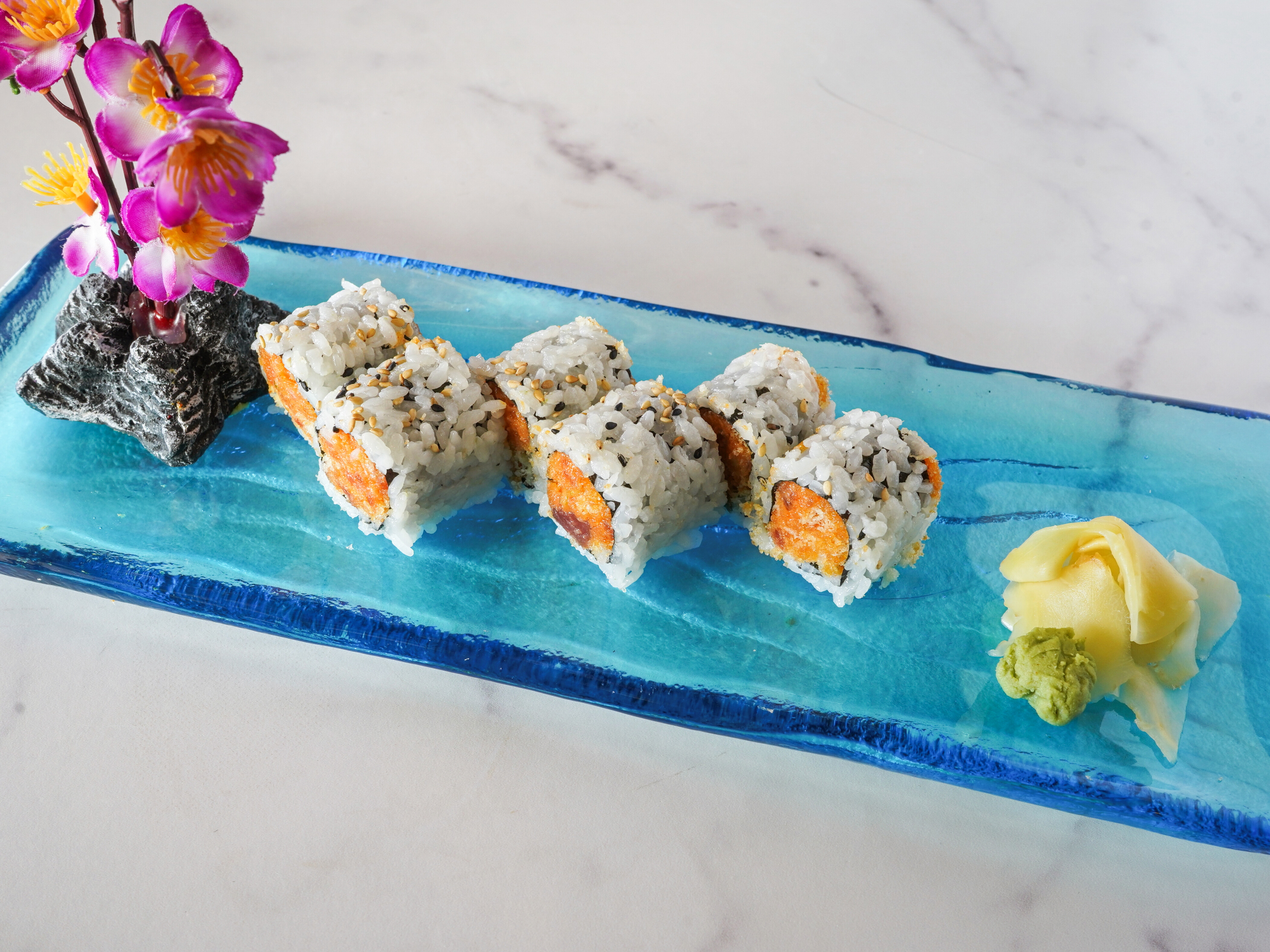 Order  R20. Spicy Tuna Crunch Roll  food online from SUMO SUSHI & HIBACHI store, Midland on bringmethat.com