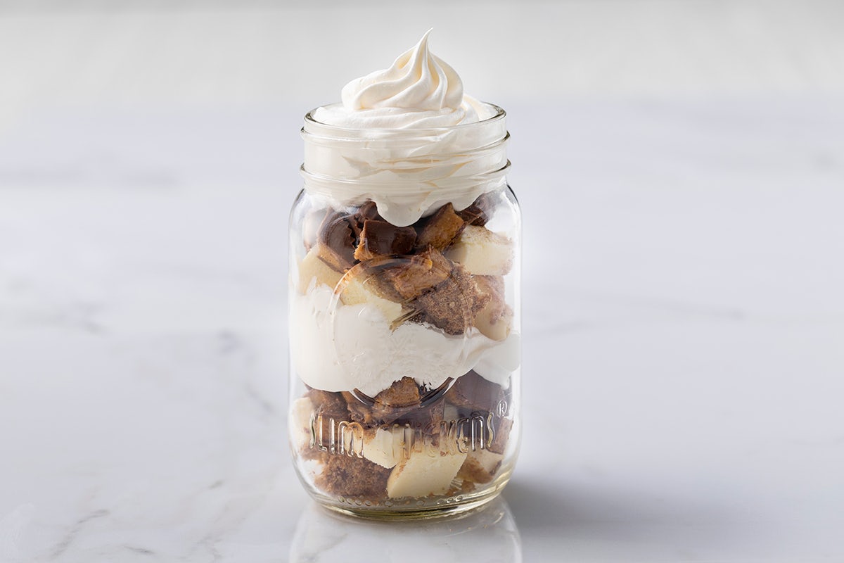 Order Reese's Cheesecake Jar Dessert food online from Slim Chickens store, Lincoln on bringmethat.com