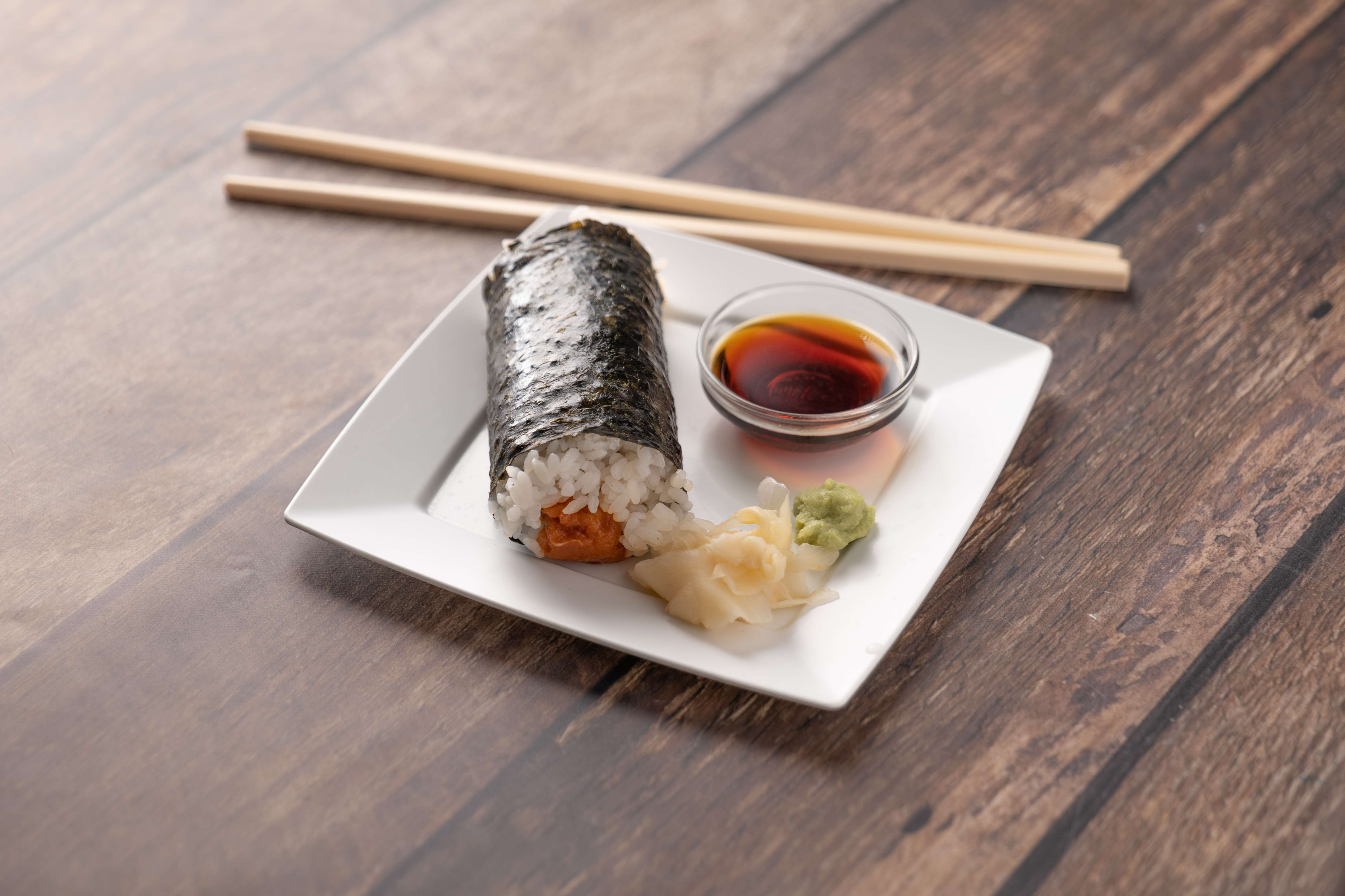Order Spicy Tuna Roll food online from Kokoroll Cafe store, La Canada Flintridge on bringmethat.com