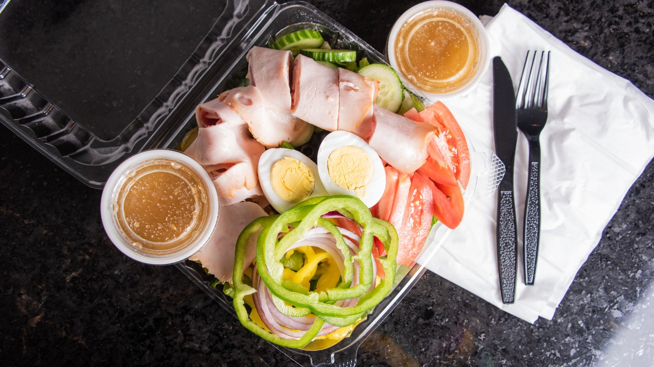 Order Chef Salad food online from Yovanis Pizzeria store, Cumberland on bringmethat.com