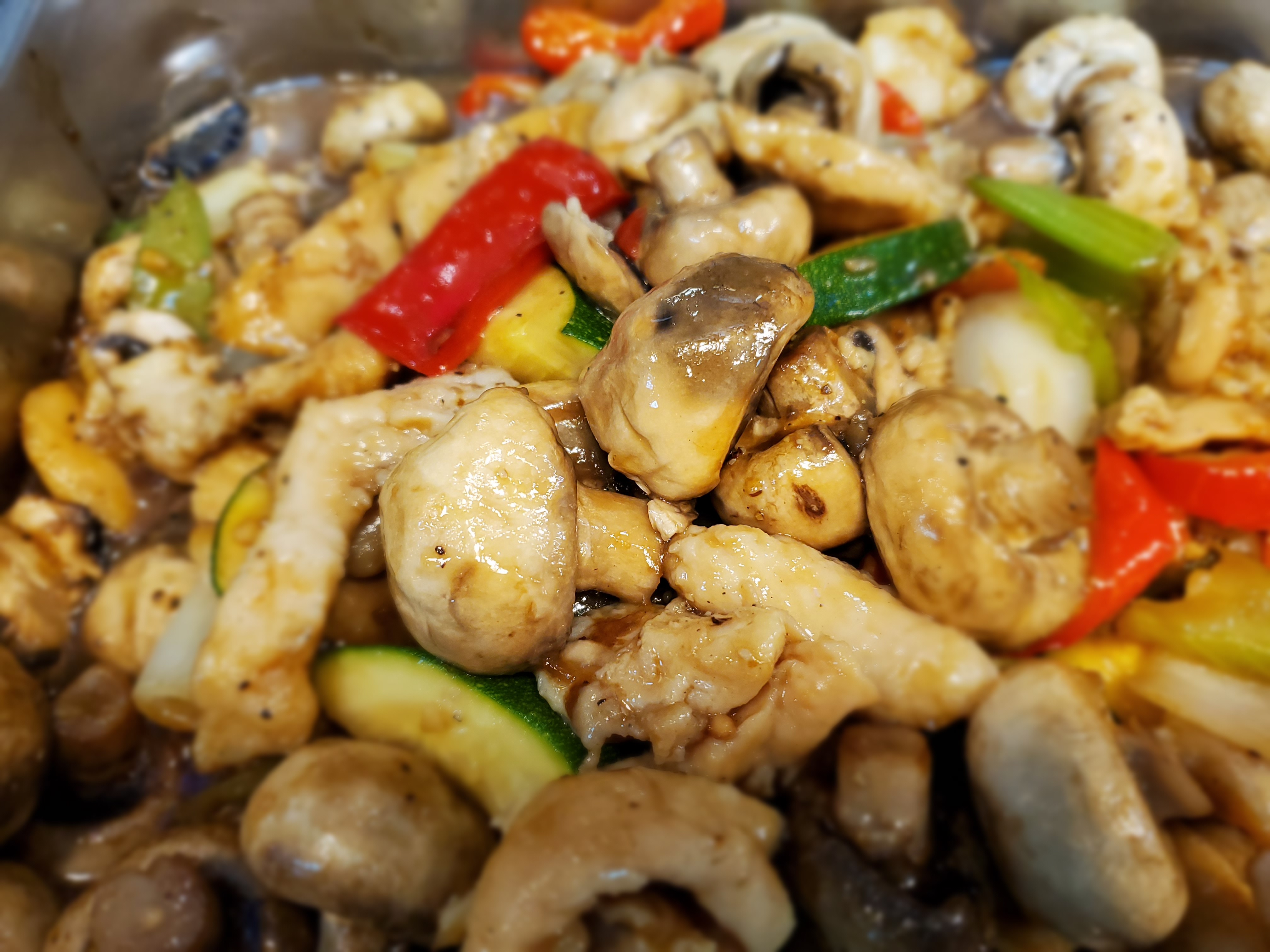 Order Chicken and Mushroom food online from Famous Wok 5th Ave Mall store, Anchorage on bringmethat.com