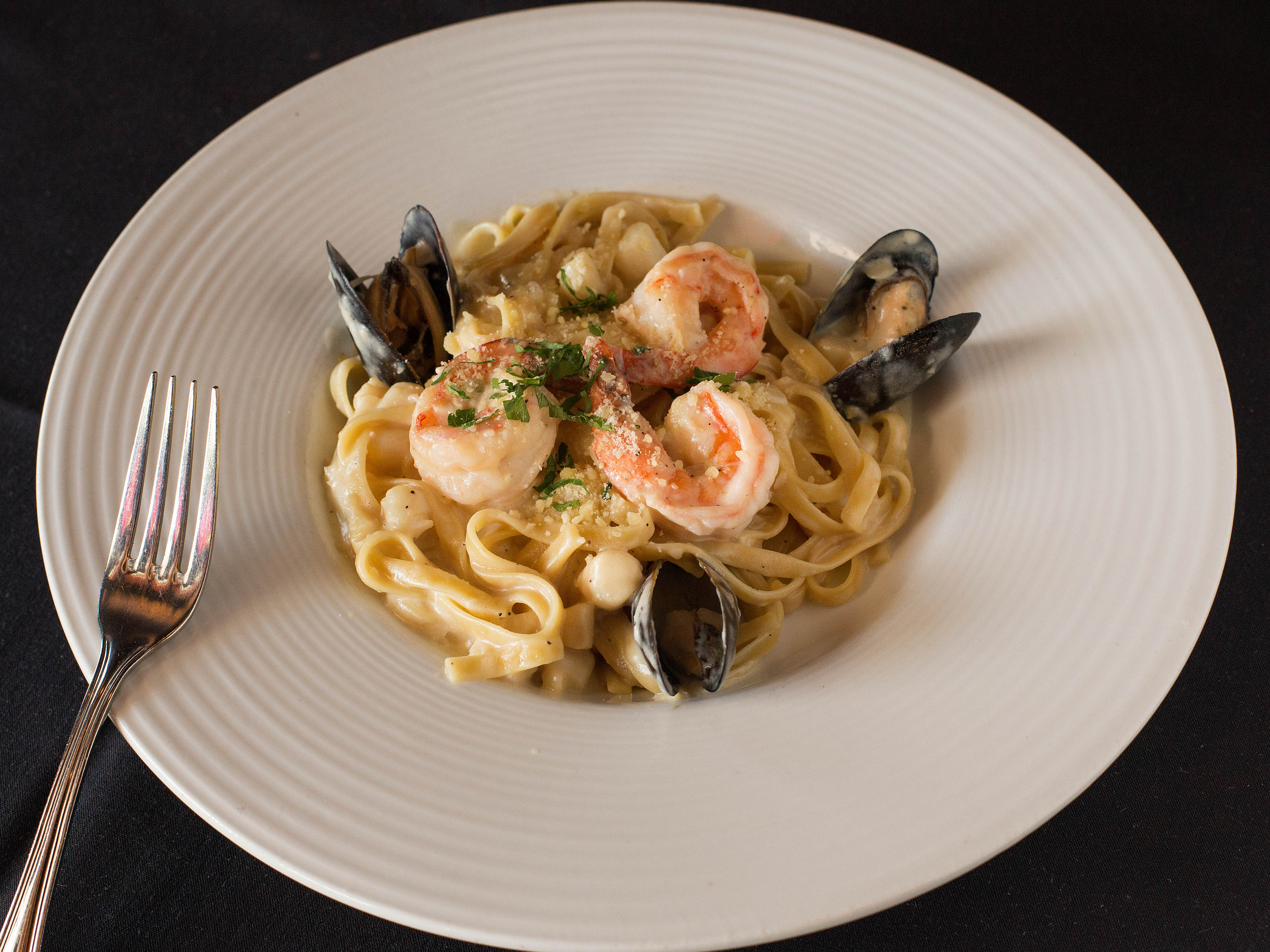 Order Seafood Fettuccine Alfredo food online from Apollonia's Italian Kitchen store, Richardson on bringmethat.com