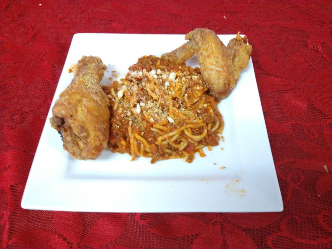 Order Spaghetti Plate with homemade sauce food online from Pearl Passions store, Springfield on bringmethat.com
