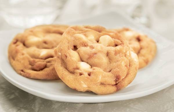 Order Macadamia Nut Cookie food online from Primohoagies store, Middle on bringmethat.com