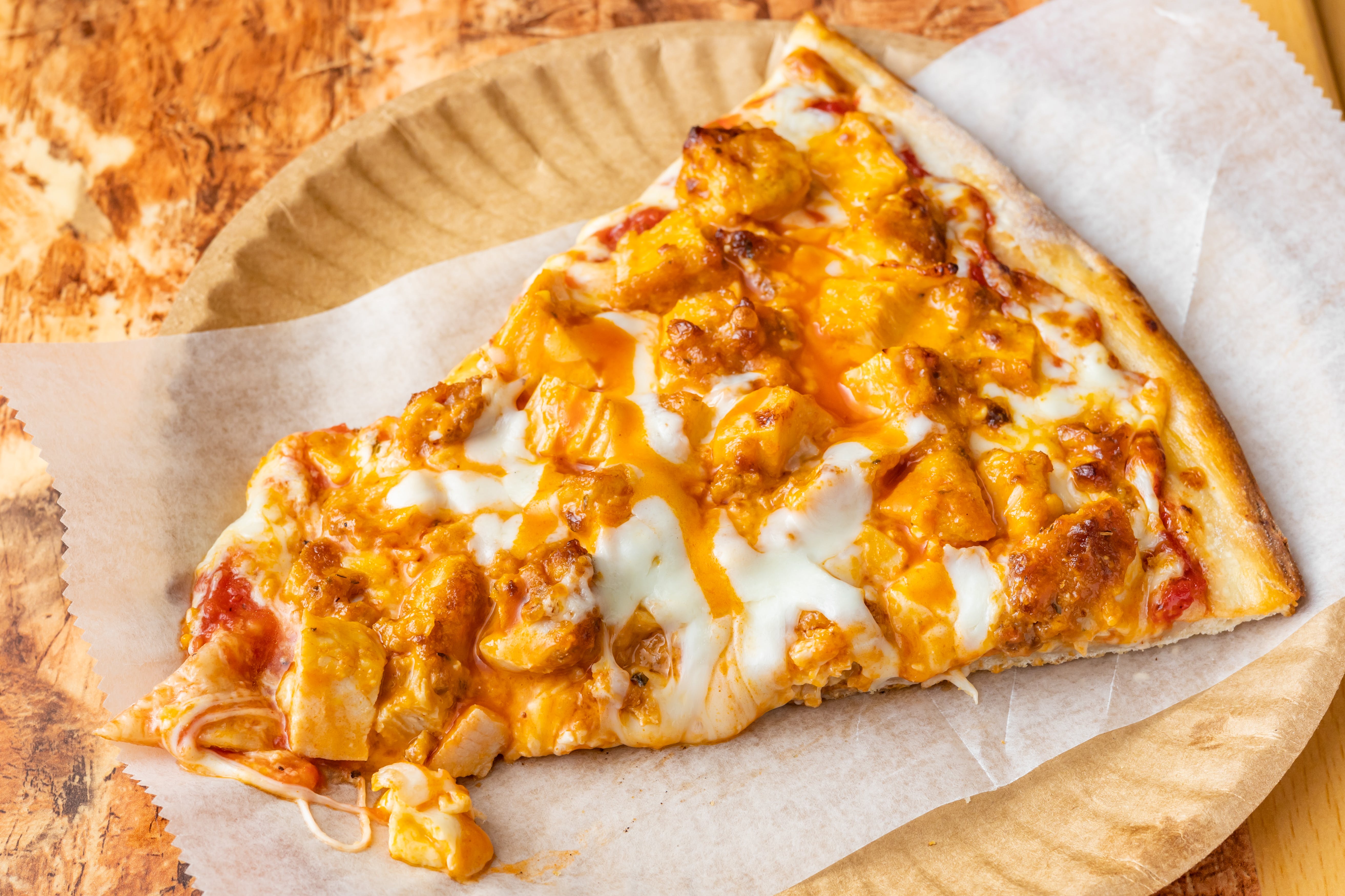 Order Buffalo Chicken Pizza - Small 14" food online from Lombardo's Pizza & Pasta store, Levittown on bringmethat.com