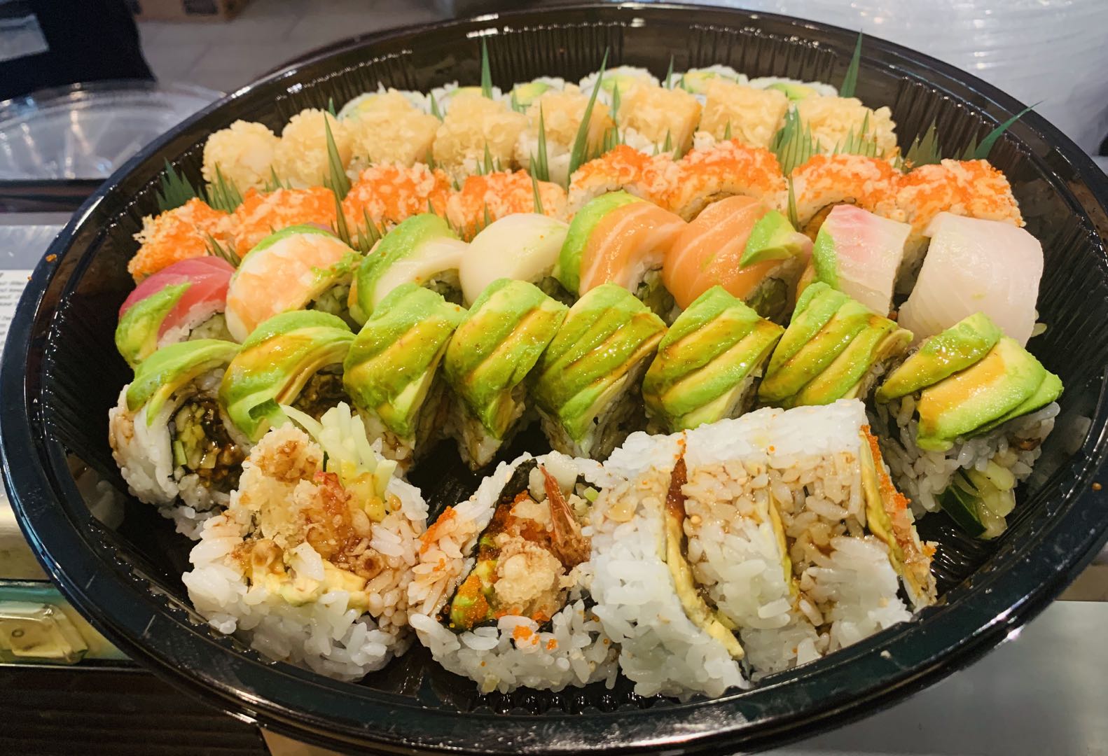 Order Party Tray A food online from Sushi Para store, Chicago on bringmethat.com