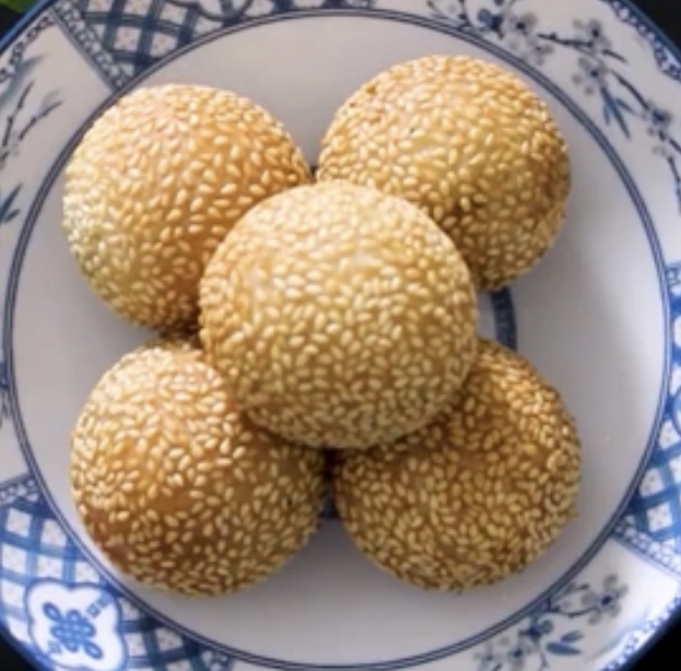Order Sesome Balls (5pcs)                                                                      芝麻球(5个) food online from ChinaDragon store, Anoka on bringmethat.com