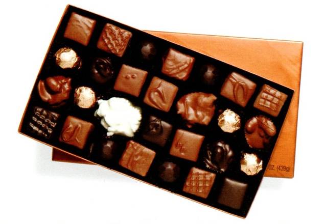 Order Nut & Caramel Chocolates Gift Box food online from Rocky Mountain Chocolate Factory store, Tilton on bringmethat.com