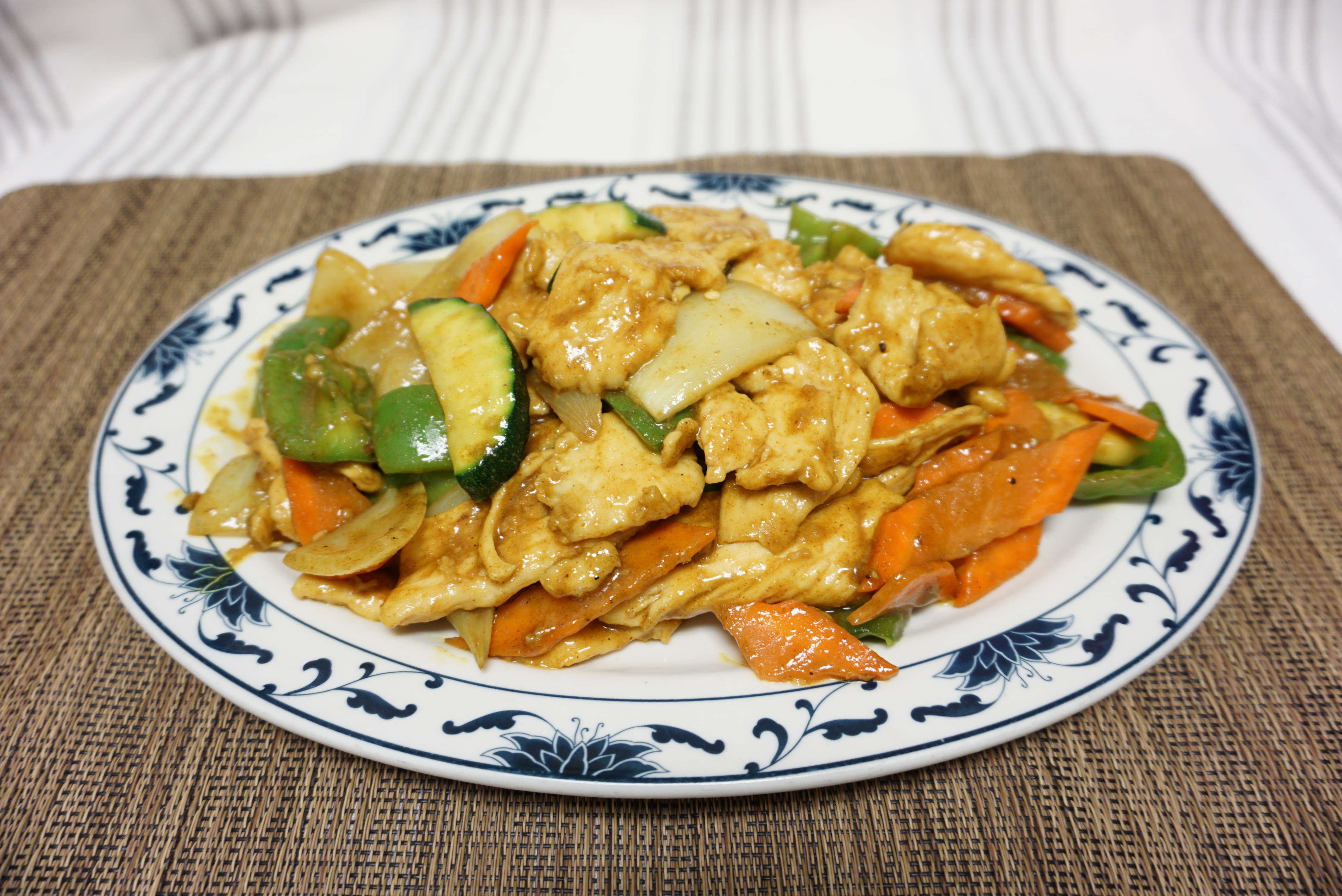 Order Curry Chicken food online from Jade Restaurant store, Visalia on bringmethat.com