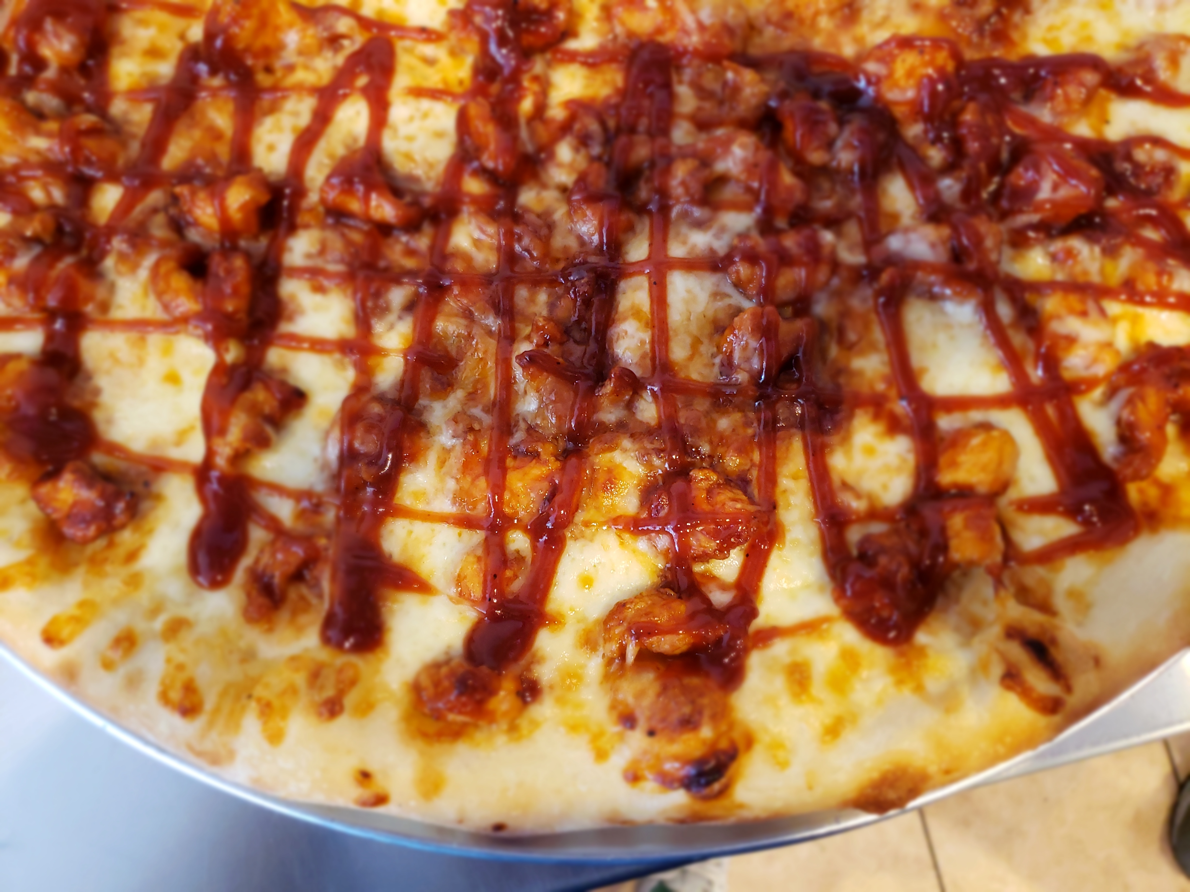 Order BBQ Chicken Pizza food online from Big Joe Pizzeria store, East Meadow on bringmethat.com