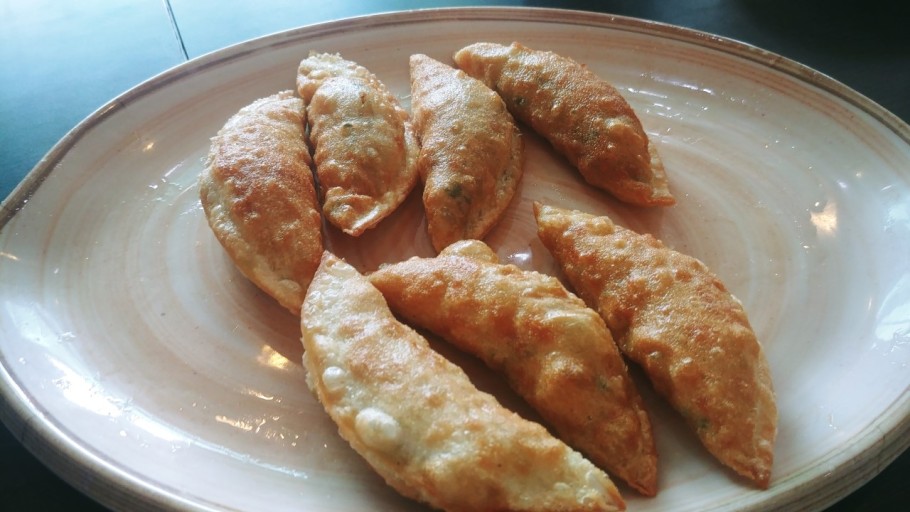 Order 1A. Fried Mandu 군만두 food online from Dae Bak store, Philadelphia on bringmethat.com